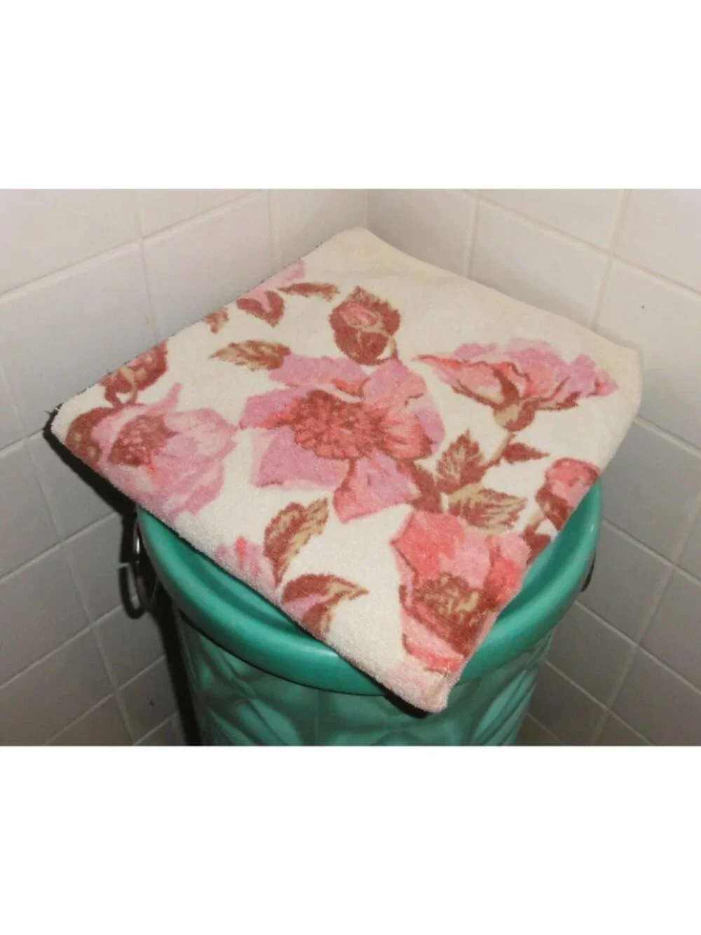 Vintage Fieldcrest Cream & Pink Floral Bath Towel w/ Fringe